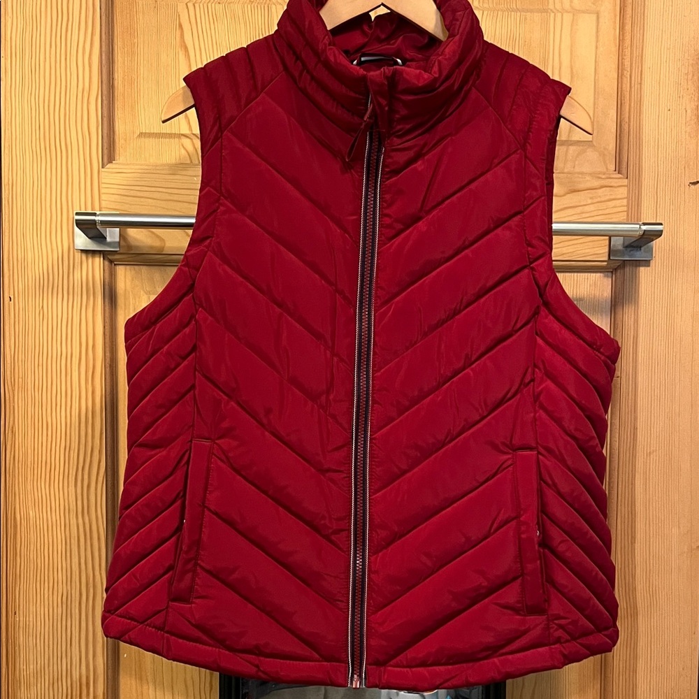 Tommy Hilfiger Women's Cranberry Red Quilted Vest Sz L